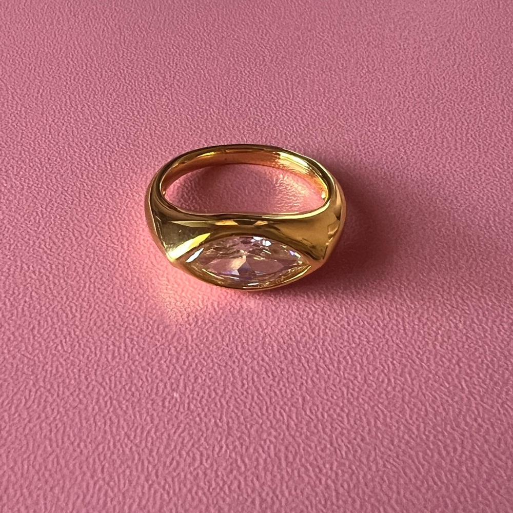 18K Gold Plated Minimalist Vintage Style Women's Ring - Picture 7 of 10